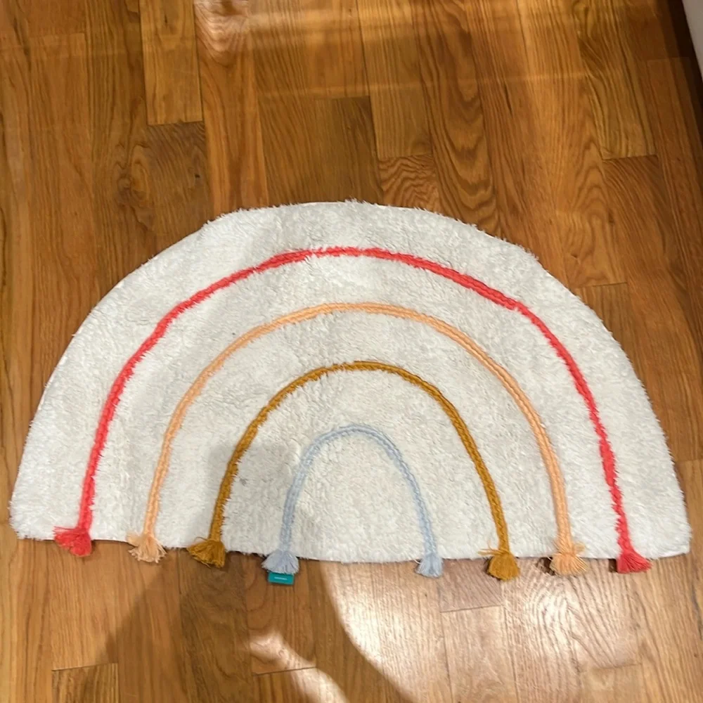 Rainbow bathmat super cute!